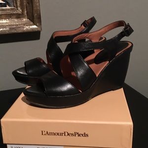 L’Amour Des Pieds black wedge sandals